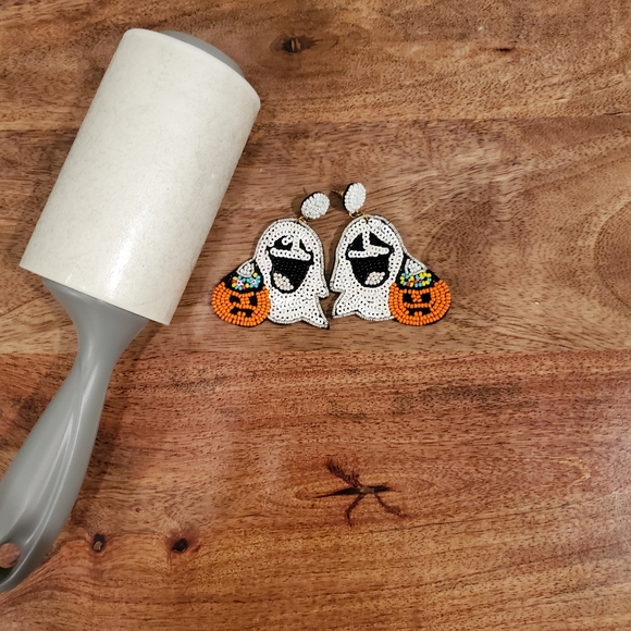 Halloween Beaded ghost earrings 👻 lightweight! - Picture 4 of 5